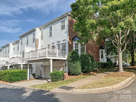 Exterior - 405 Armour St, Davidson, NC 28036 photo 3 of 4