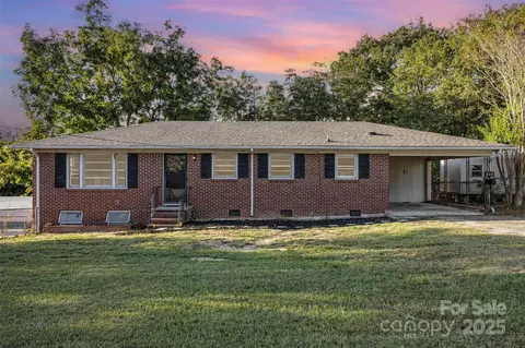 222 St Michael Ave, Great Falls, SC 29055
