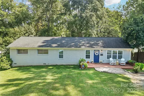 3734 Dunwoody Dr, Charlotte, NC 28215