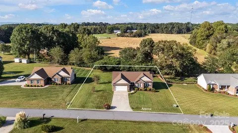79 Rachels Ln, Taylorsville, NC 28681