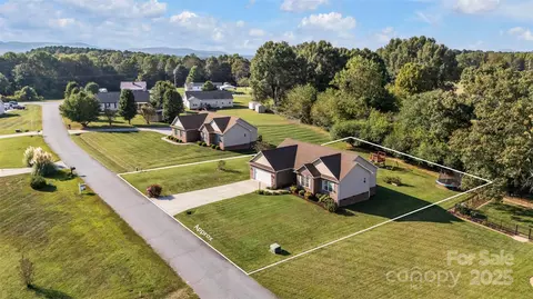 79 Rachels Ln, Taylorsville, NC 28681