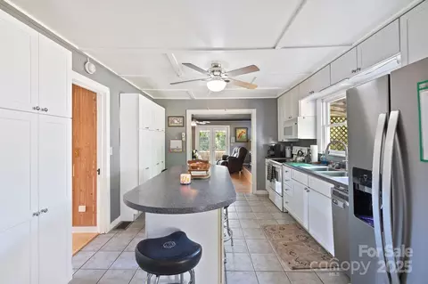 Kitchen - 31 Abbott Moore Rd, Clyde, NC 28721 photo 1 of 1