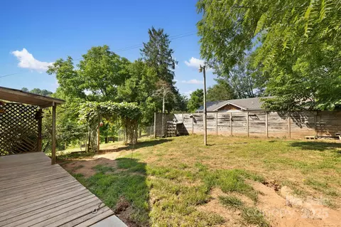 Exterior - 31 Abbott Moore Rd, Clyde, NC 28721 photo 3 of 5