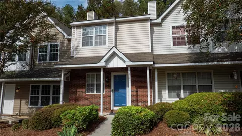 9105 Exbury Ct, Charlotte, NC 28269
