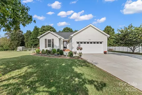 127 Rumple Hill Dr, Statesville, NC 28677