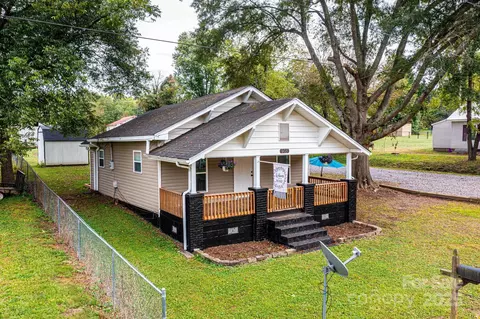 905 Colonial Sw St SW, Valdese, NC 28690