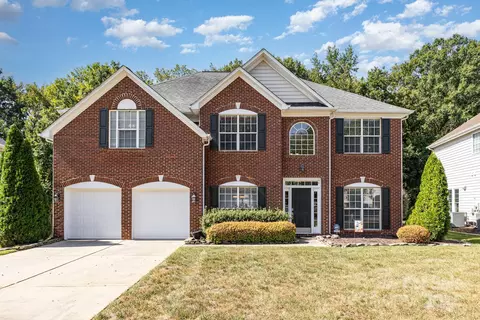 9229 Autumn Applause Dr, Charlotte, NC 28277