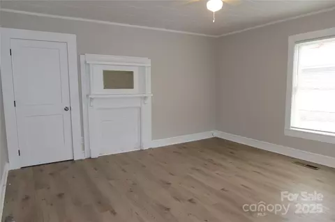 Living - 716 E Main St, Maiden, NC 28650 photo 3 of 5