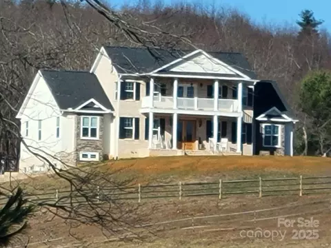 204 Violet Trl, Lowgap, NC 27024