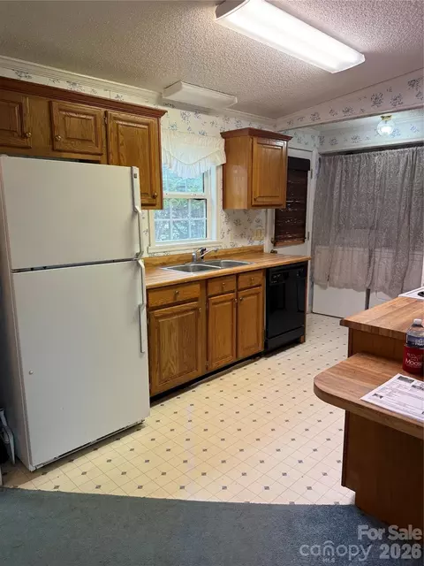Kitchen - 367 High Point Church Rd, Pageland, SC 29728 photo 1 of 2