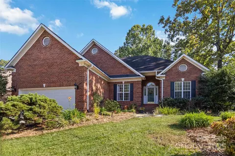 8120 Stevens Mill Rd, Matthews, NC 28104