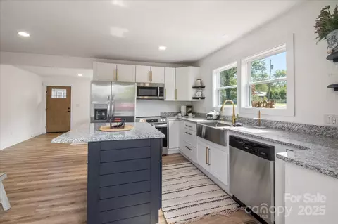 Kitchen - 65 N Mcdowell Ave, Marion, NC 28752 photo 5 of 6