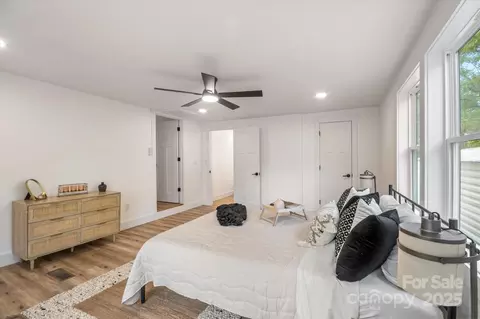 Bedroom - 65 N Mcdowell Ave, Marion, NC 28752 photo 4 of 9