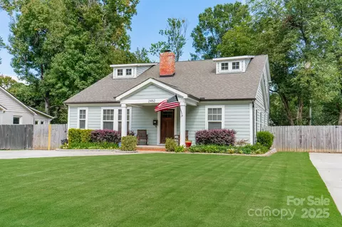 2452 Morton St, Charlotte, NC 28208