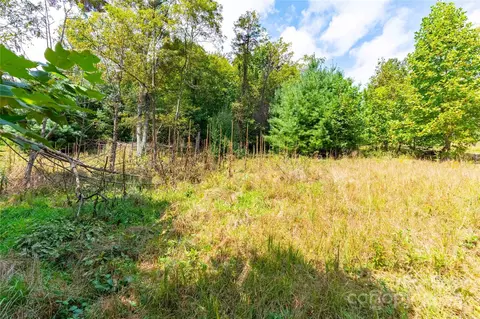 1043 Somersby Pkwy, Hendersonville, NC 28739