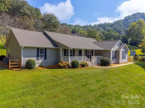 1061 Calvary Church Rd, Sylva, NC 28779