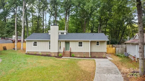 7705 Stone Canyon Ln, Charlotte, NC 28227