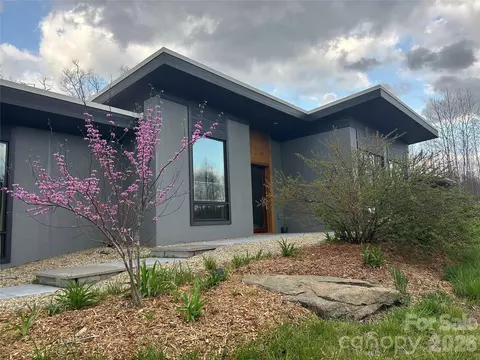 17 Fig Tree Ln, Asheville, NC 28803