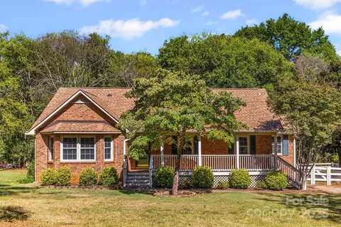 2335 Blossom Dr, Rock Hill, SC 29730