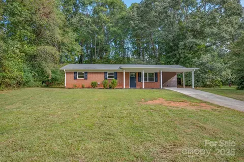 301 Seitz Dr, Forest City, NC 28043