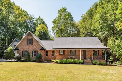 1607 Thompson Ave, Charlotte, NC 28216