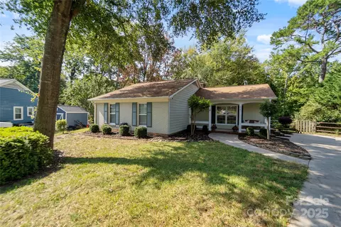 2741 Lytham Dr, Charlotte, NC 28210