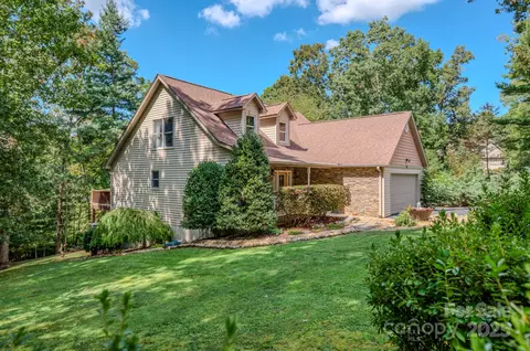 16 Dynasty Ln, Candler, NC 28715