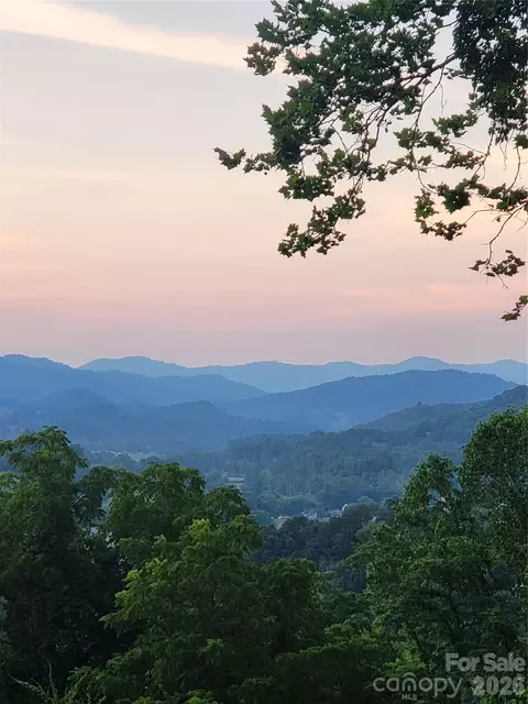 408 Whispering Winds Rd, Waynesville, NC 28785