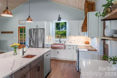 Kitchen - 100 Kinloch Ln, Clyde, NC 28721 photo 1 of 4