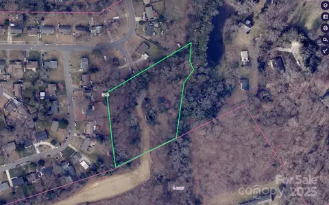 512 Farmhurst Dr, Charlotte, NC 28217