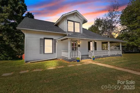 224 S Main St, Granite Falls, NC 28630