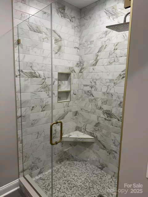 Bath - 4047 Stadler Ne Dr NE, Conover, NC 28613 photo 2 of 4