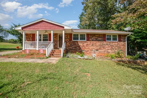 801 Windwood Dr, Gastonia, NC 28056