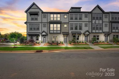 411 Jetton St, Davidson, NC 28036