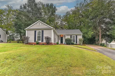 2506 Turnberry Ln, Charlotte, NC 28210