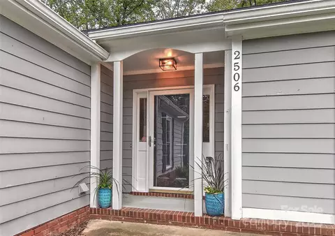 2506 Turnberry Ln, Charlotte, NC 28210