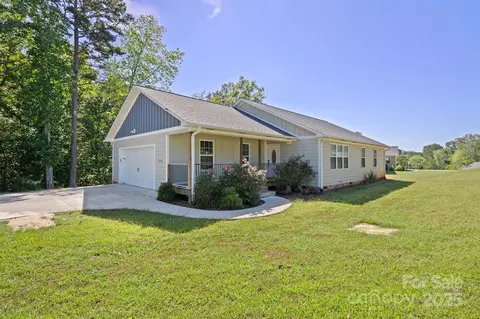 4390 Belmont Dr, Morganton, NC 28655