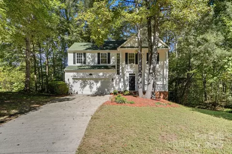 8731 Woodhill Manor Ct, Charlotte, NC 28215