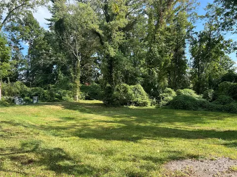 1030 N Justice St, Hendersonville, NC 28791