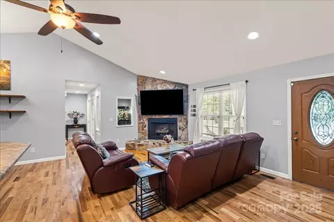 1925 Hines Circle Rd, Stanley, NC 28164 photo 4