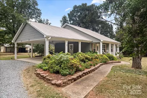 1925 Hines Circle Rd, Stanley, NC 28164 photo 2