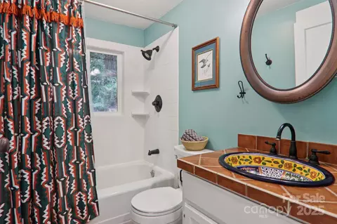 Bath - 280 Panhandle Rd, Marshall, NC 28753 photo 1 of 1
