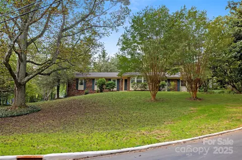 91 Haw Creek Cir, Asheville, NC 28805