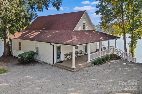 7264 Right Angle St, Sherrills Ford, NC 28673