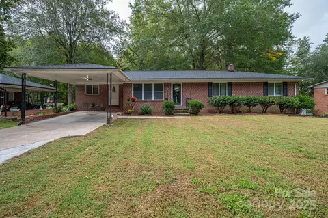 704 Hawthorne St, Cherryville, NC 28021