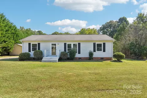 1367 Aragon Beach Rd, Rock Hill, SC 29732