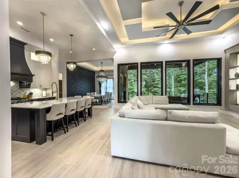 668 Players Ridge Rd, Hickory, NC 28601