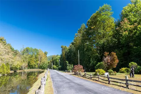 188 Sweetwater Rdg, Burnsville, NC 28740