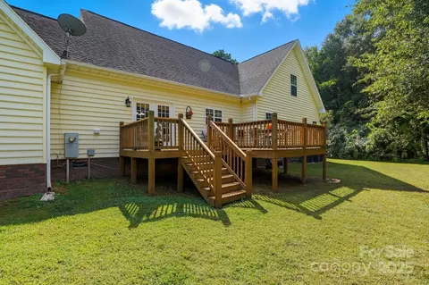 Exterior - 710 Mcdowell Pl, Stanley, NC 28164 photo 3 of 8