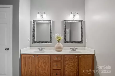 Bath - 710 Mcdowell Pl, Stanley, NC 28164 photo 2 of 3